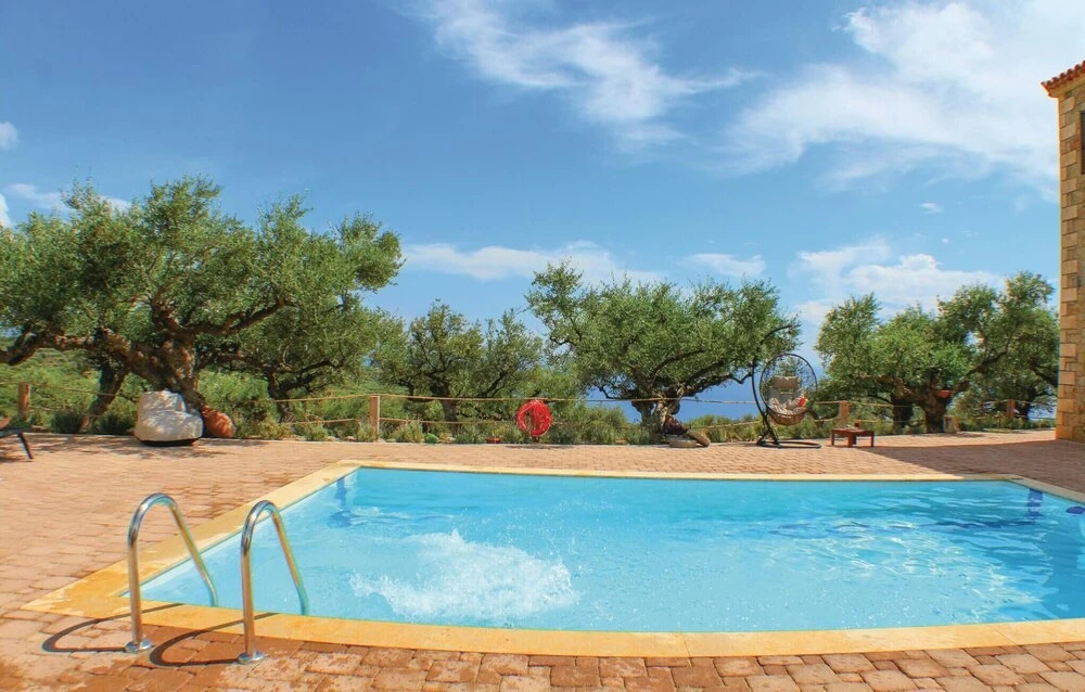 Nice Home in Kardamyli With 4 Bedrooms, Outdoor Swimming Pool and Swimming Pool