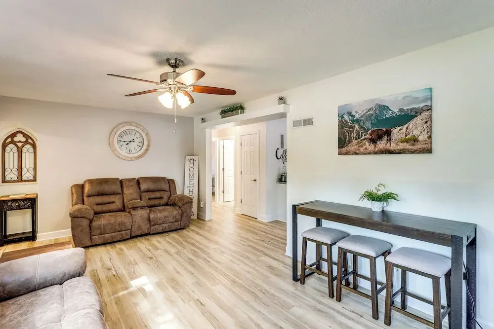 Half-mi to Dtwn Yankton & River: Charming Home!