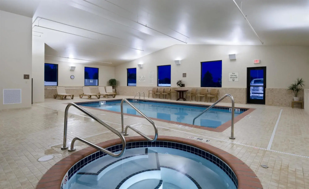 Best Western Golden Prairie Inn and Suites