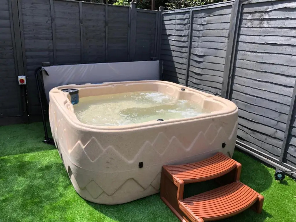 Bournemouth Holiday Let With Hot Tub & Sauna