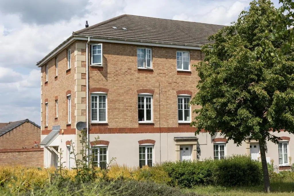 LARGE & NEW Contractor House & Private Parking & Garden & close toM6