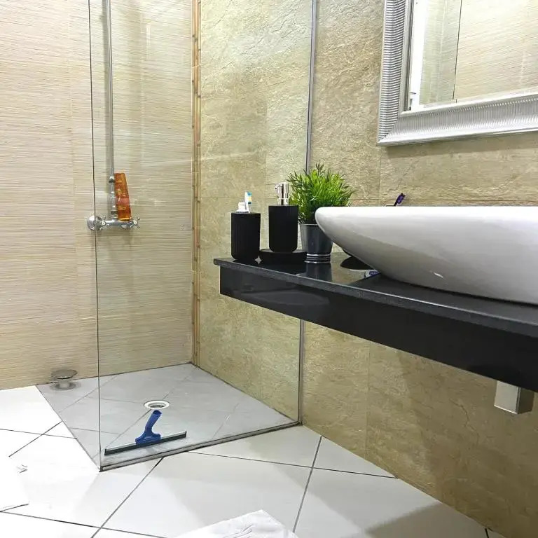 Cabo Negro, La Cassia 2 bedrooms appartment , shared pool , 150 m away from the Beach, and Golf course
