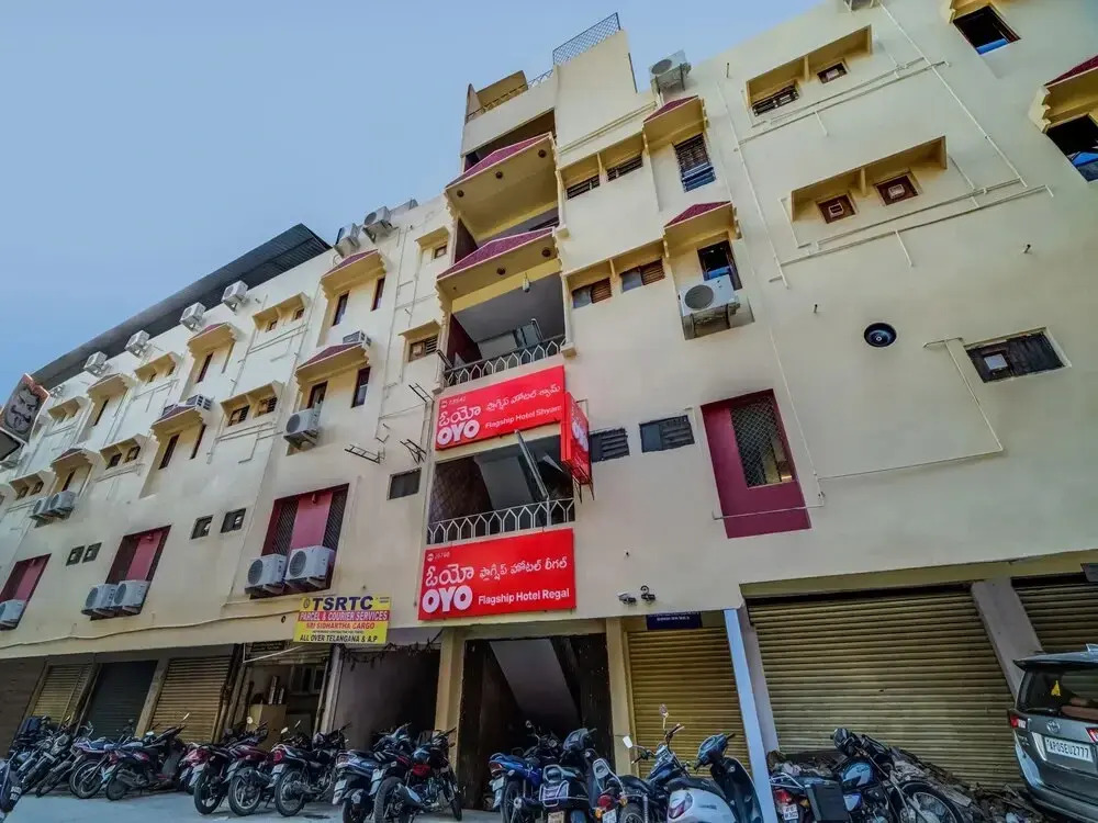 Hotel Regal By OYO Rooms