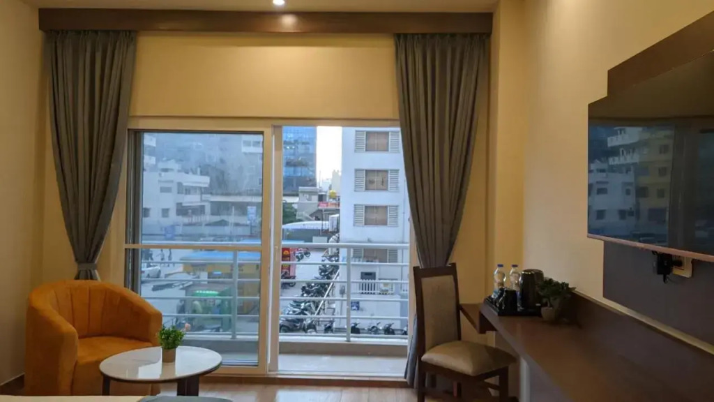 Super Townhouse Oak Mahadevapura Opposite Phoenix Mall Formerly Grand Wilton Inn