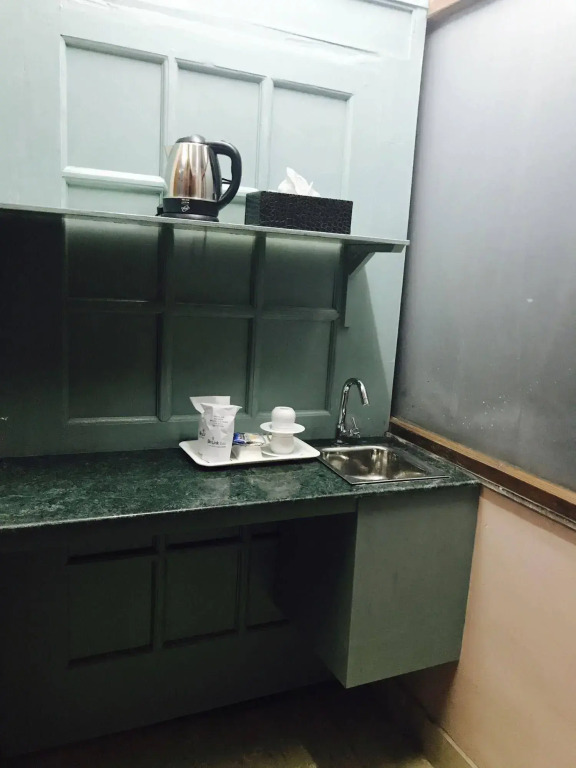 Skylink Suites Bed & Breakfast