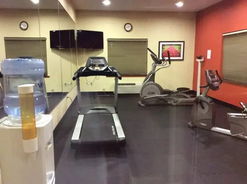 Holiday Inn Express & Suites Forest, an IHG Hotel