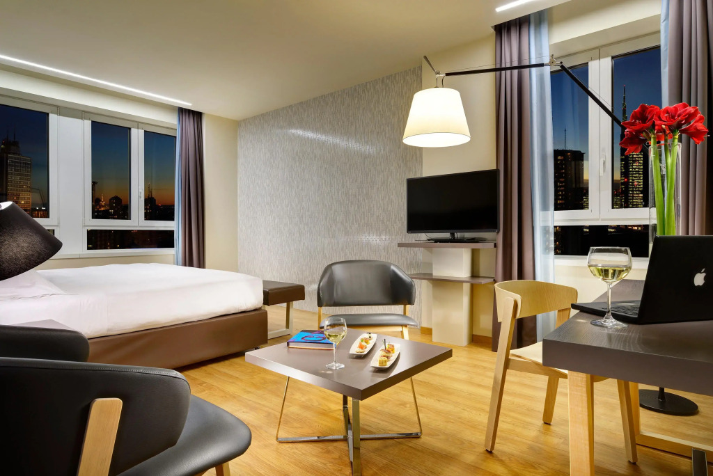 Отель Unahotels Century Milano