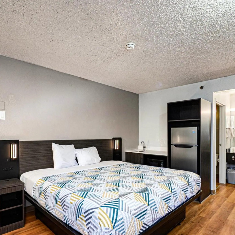 Motel 6-Wethersfield, CT - Hartford