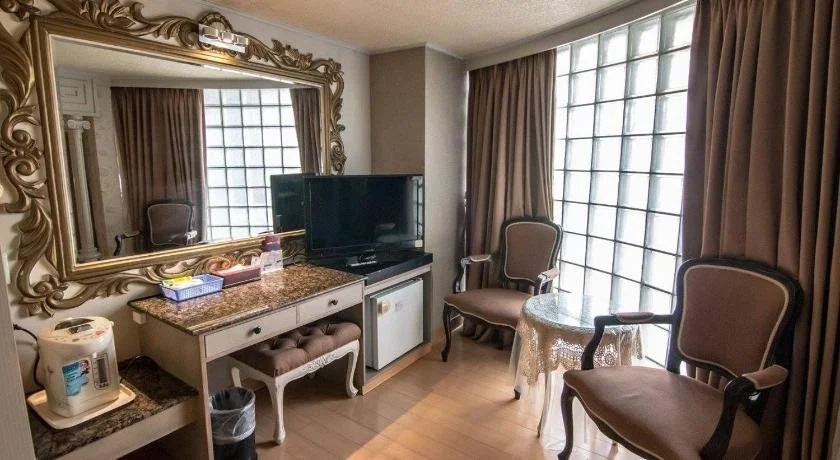 Katherine Plaza Hotel