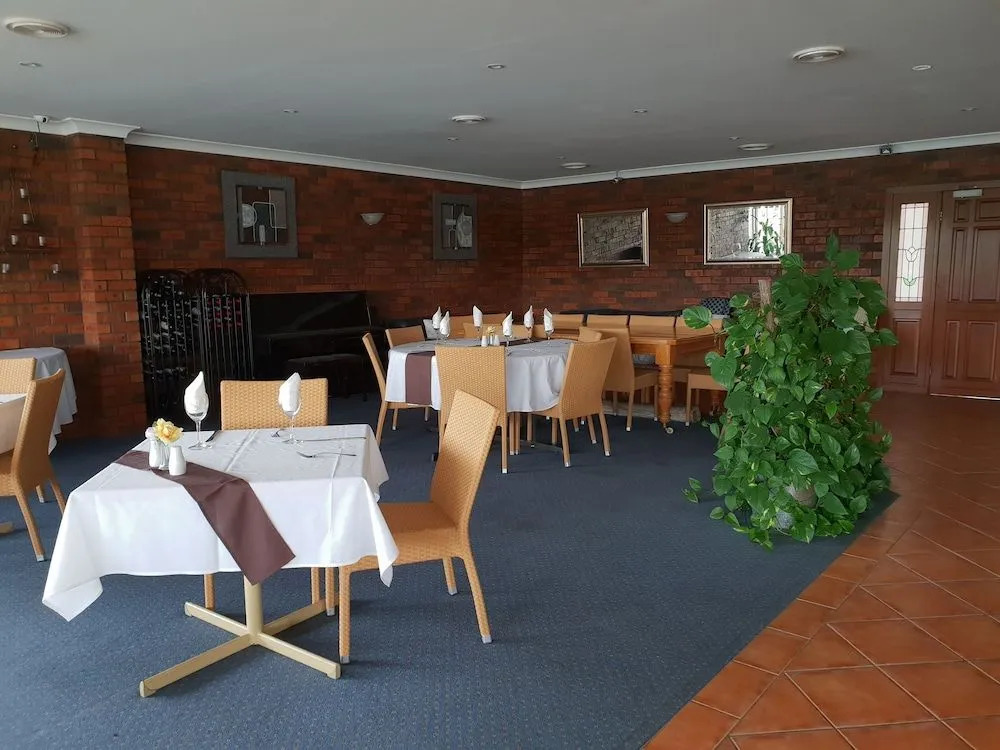 Moon River Motor Inn
