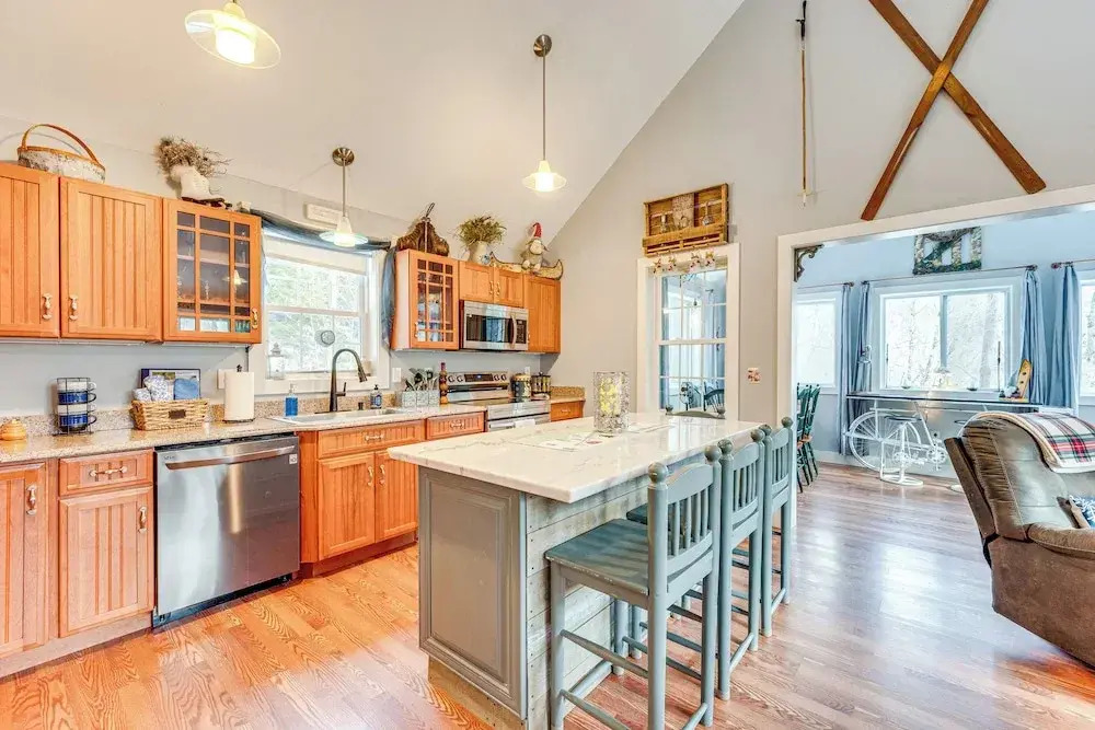 Ski, Hike & More: White Mountains Family Home
