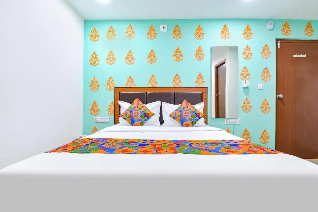 FabHotel Green Park - Nr Geeta Mandir