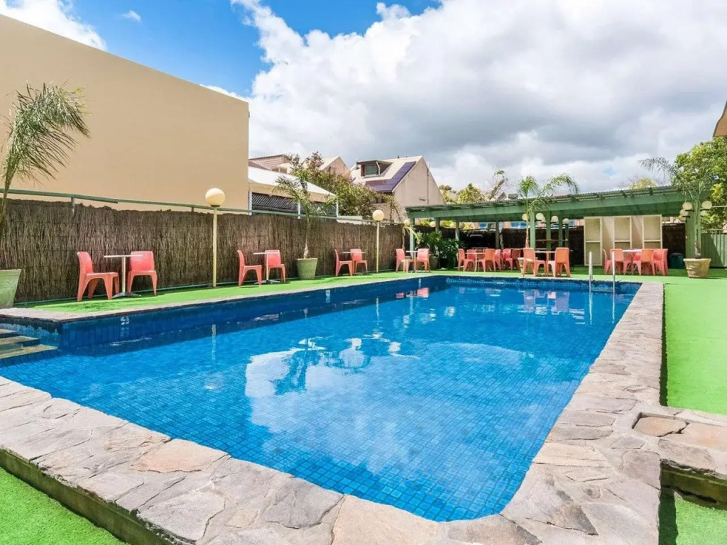 Comfort Inn Regal Park