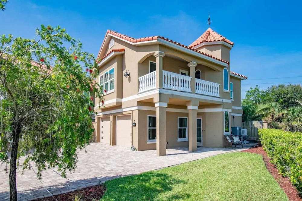 Dolphin Bay Apartment