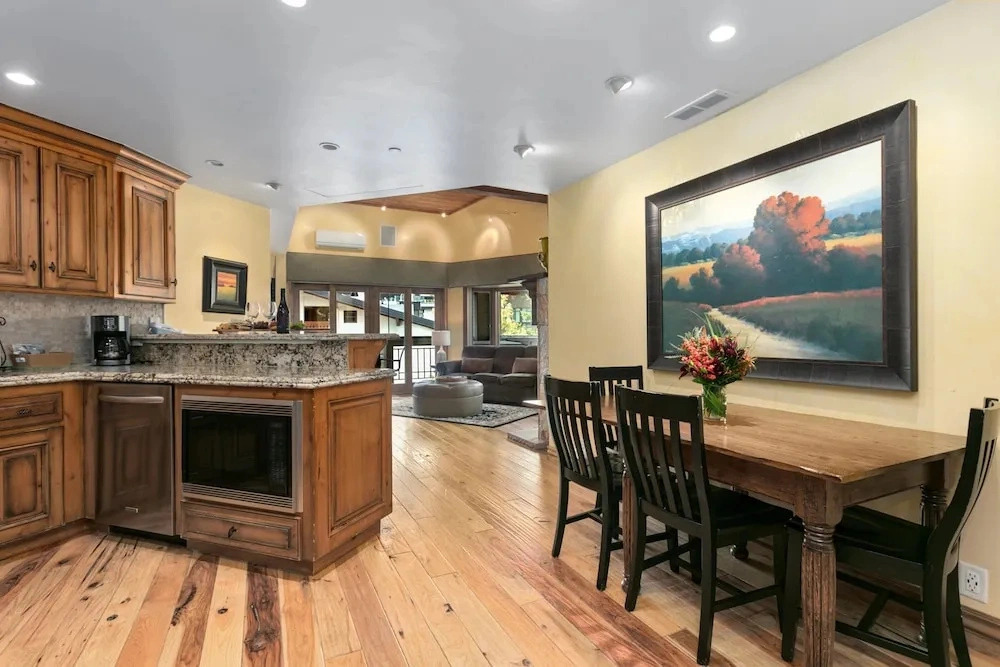 Royal Plaza at Deer Valley - One Bedroom Condo with Hot Tub #305 1 Condo