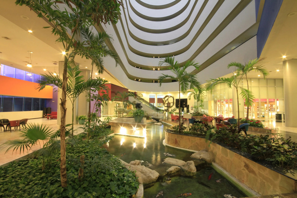 Holiday Inn Monterrey-Parque Fundidora by IHG