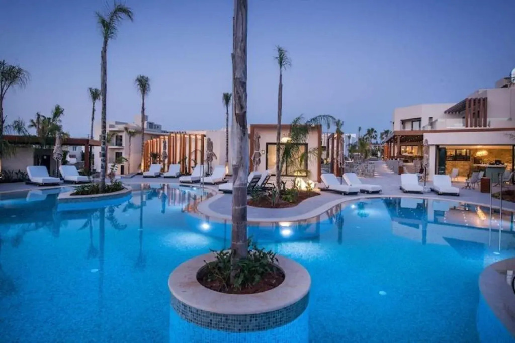 Noble Hotel & Suites