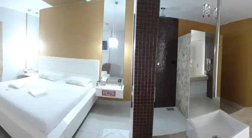 Motel Alibi (Adult Only)