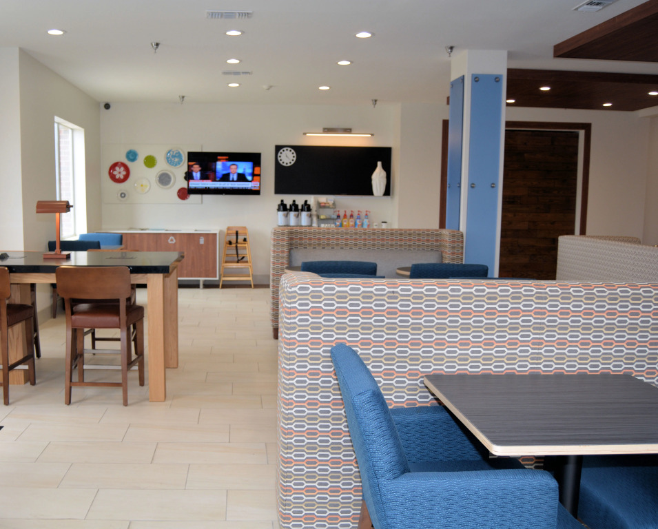 Holiday Inn Express & Suites by IHG