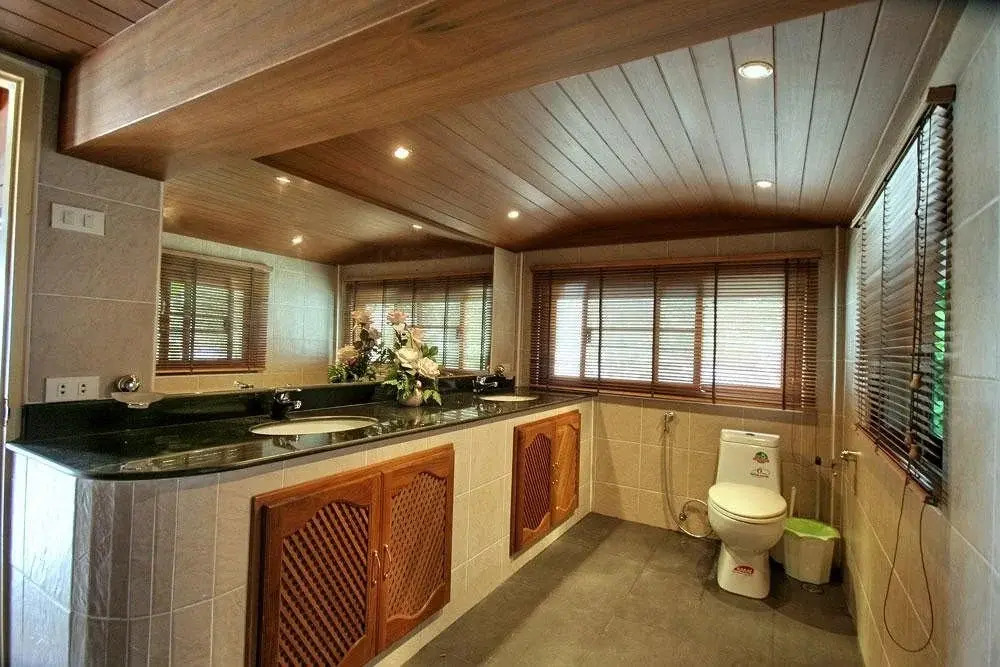 Longtail Suites