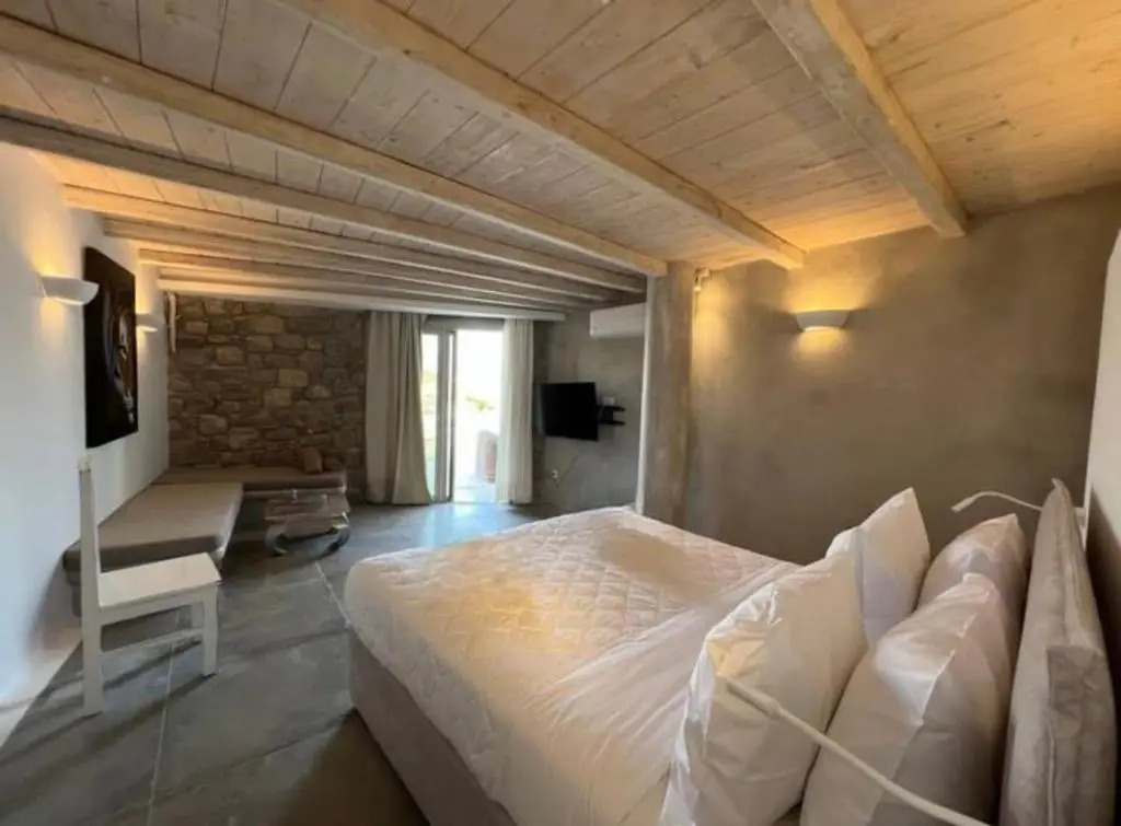 Charming villa in Platis Gialos with private pool