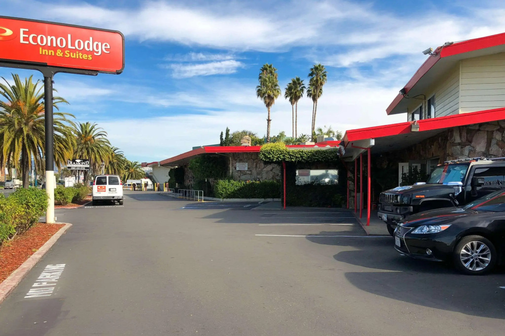 Garden Inn & Suites Oakland Airport
