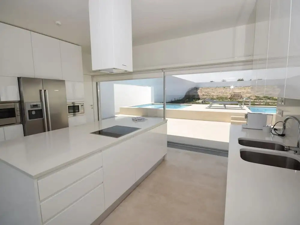 Morden Archictectural Villa In Lisbon