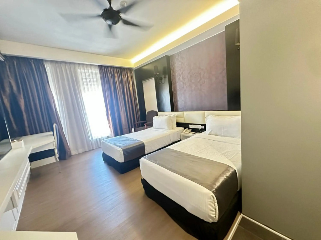 The Sterling Melaka by Gloria