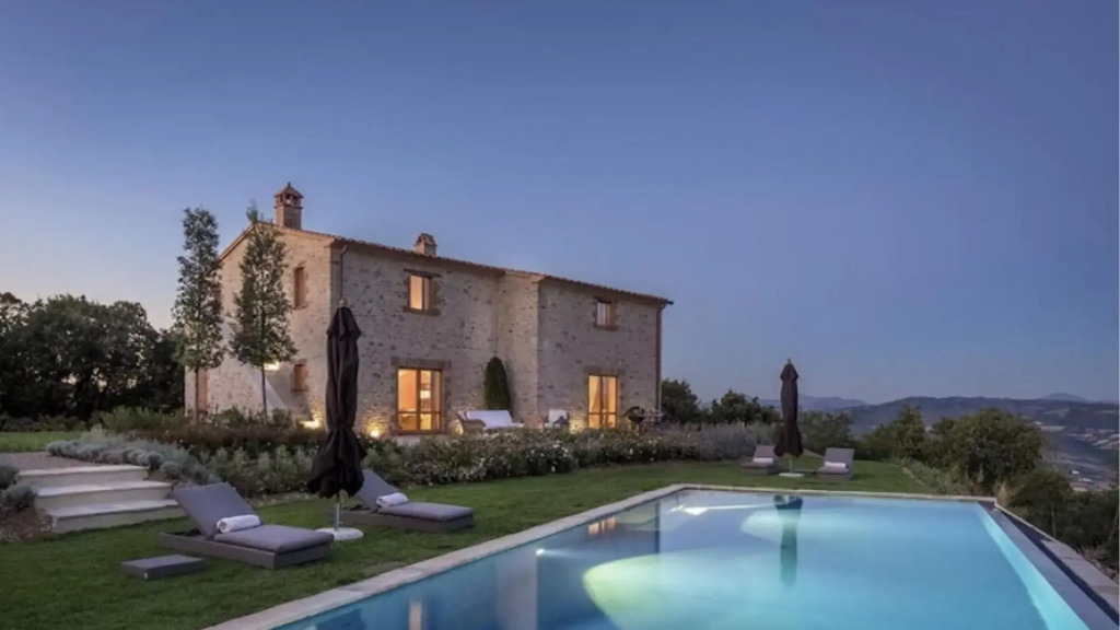 Luxury Villa for 6 Inside a Wonderful Estate-villa Santa