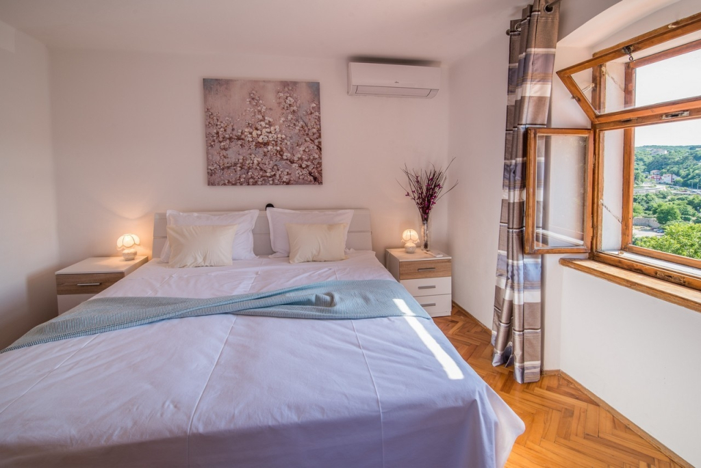 Holiday house Hoda Vrbnik, Island Krk