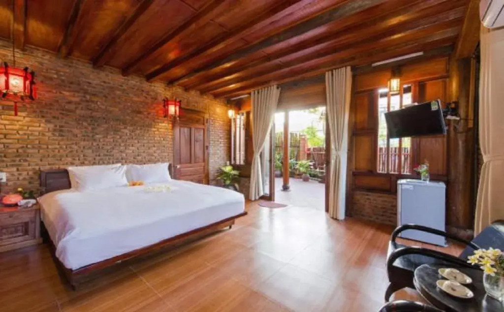 Wooden Lodge Homestay