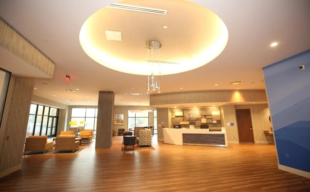 Holiday Inn Express & Suites - Charlotte - South End by IHG