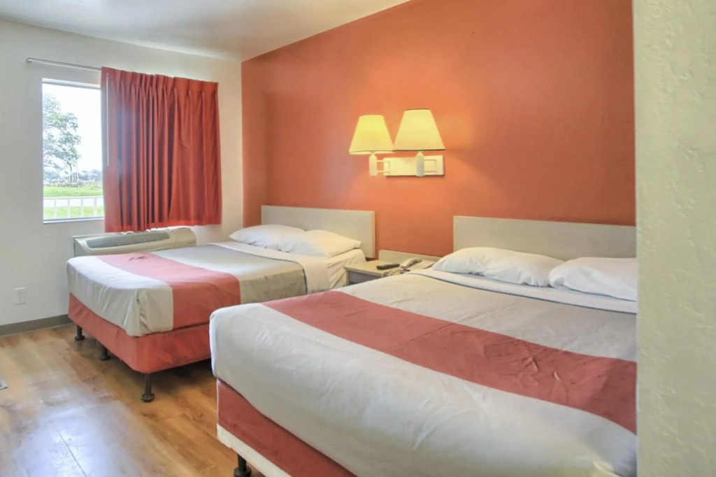 Motel 6-New Cumberland, PA - Harrisburg - Hershey South