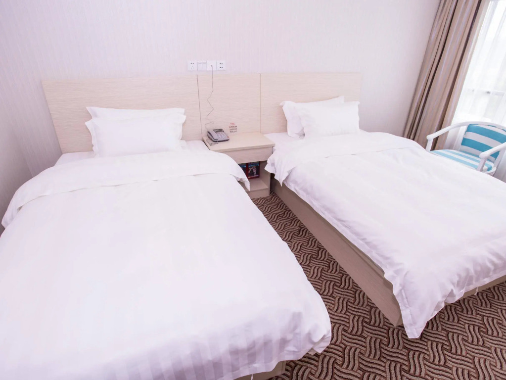 Guangzhou June Hotel
