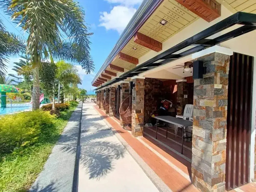 EDUARDOS RESORT