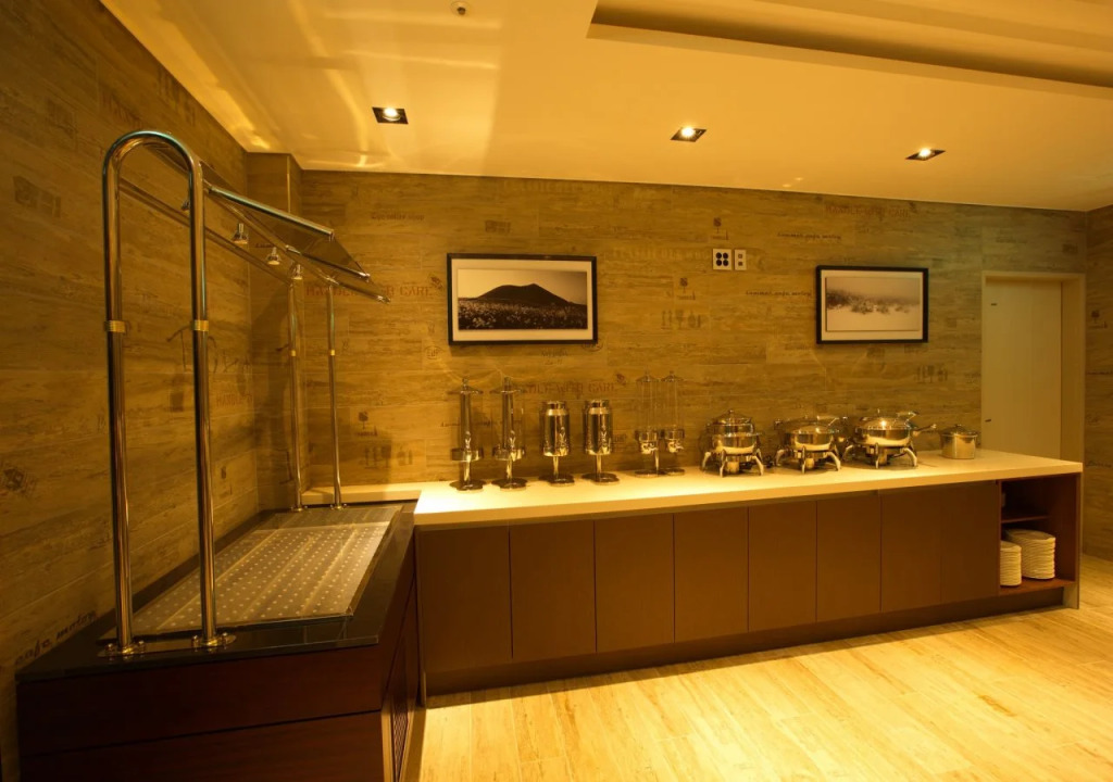 Suave Hotel