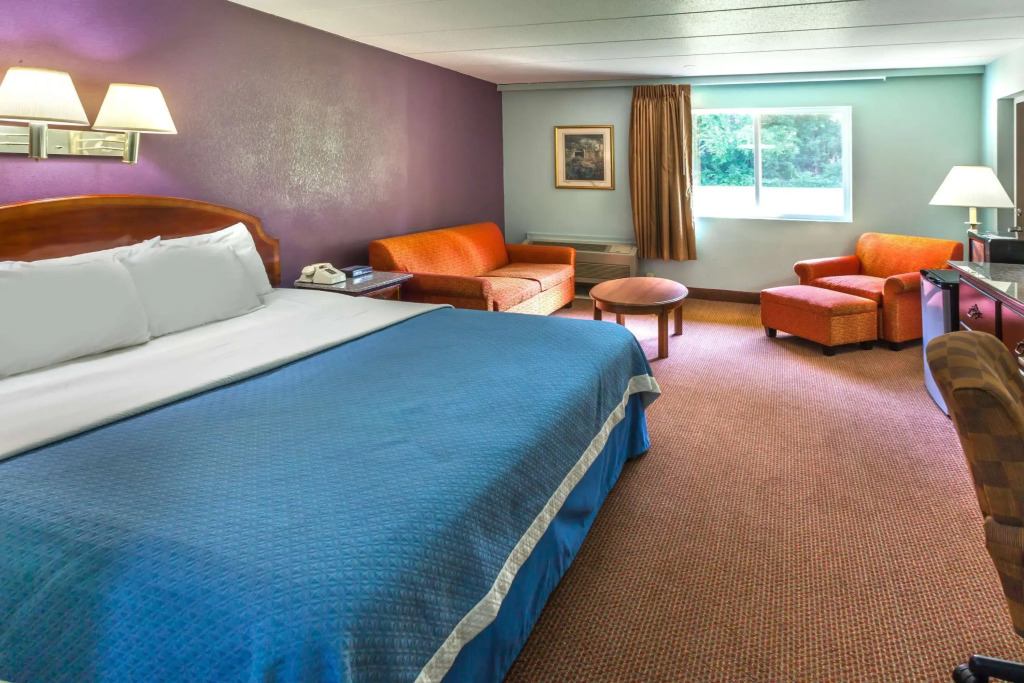 Days Inn by Wyndham Portage Indiana Dunes National Park