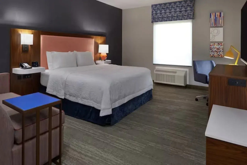 Hampton Inn & Suites Montreal-Dorval