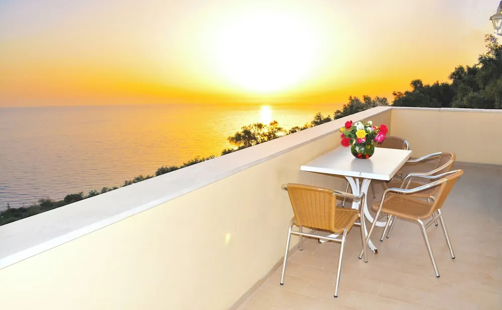 Beautiful Holiday Apartments Maria With Pool - Agios Gordios Beach, Corfu