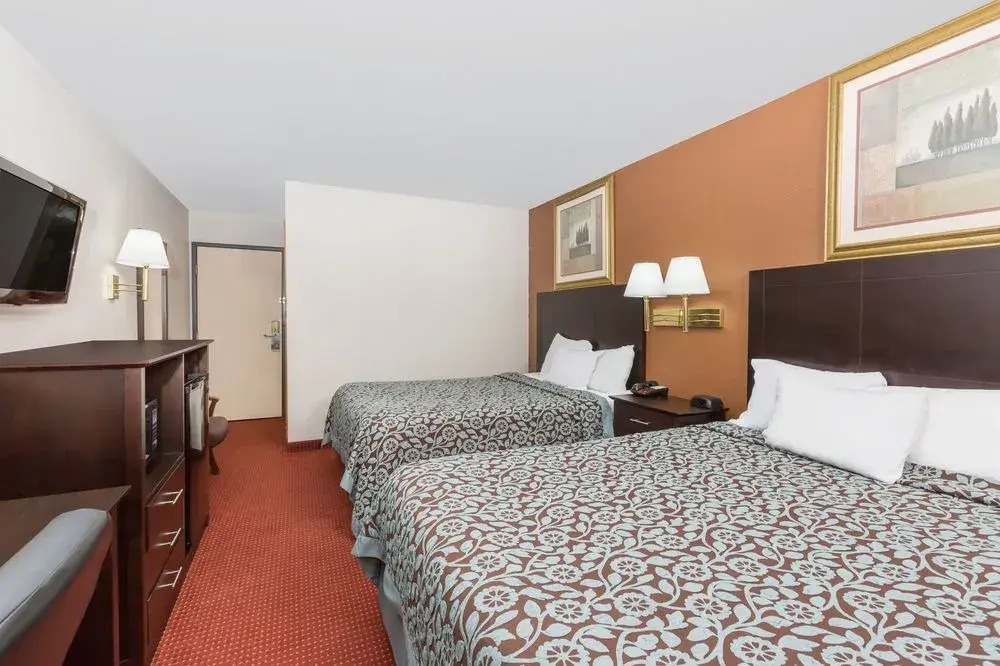 Days Inn And Suites Des Moines Airport