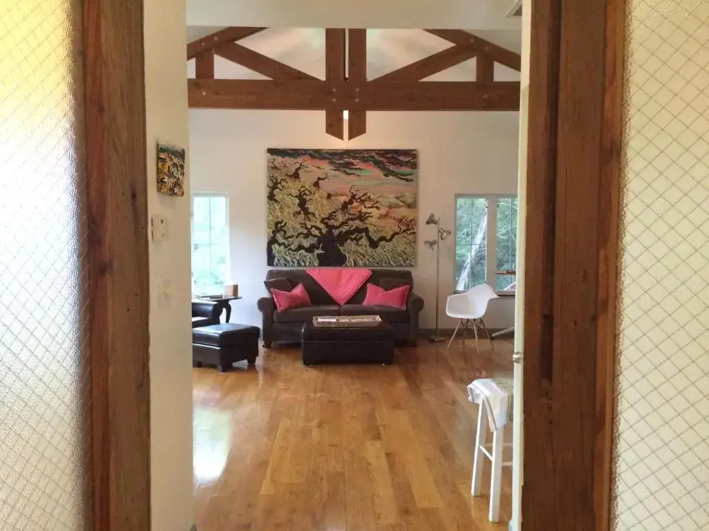 The Rivery Retreat, Choose from Luxury Guesthouse Cabin OR Poolside Suite in Lake Austin Hill Country