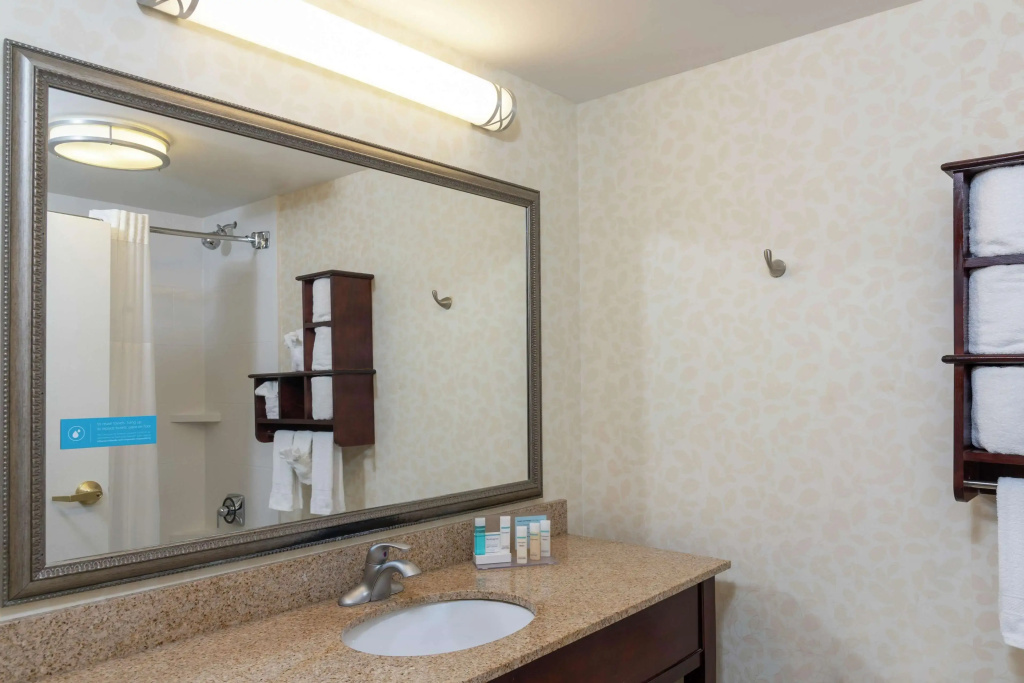 Hampton Inn Indianapolis Downtown Across from Circle Centre