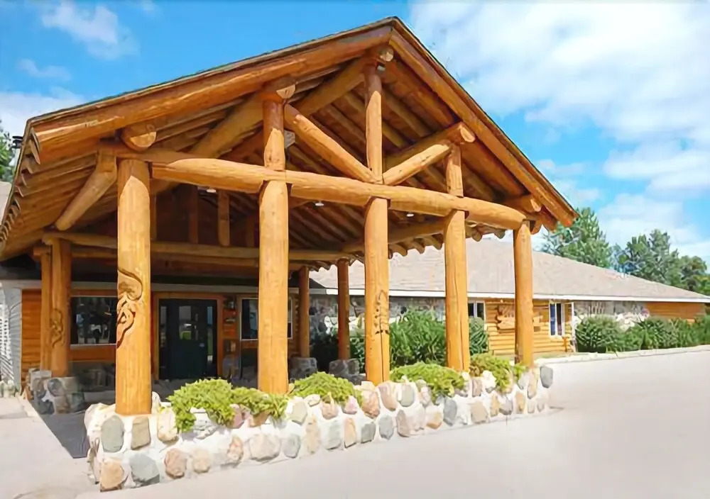 The Pinewood Lodge