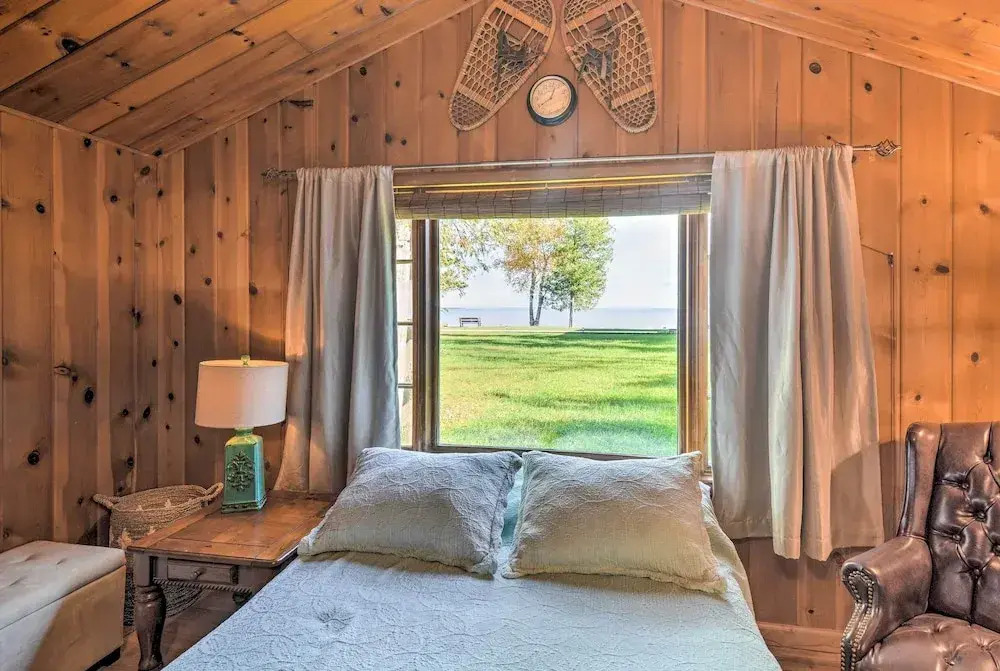 Lovely Lake Huron Getaway: Beach Access & Kayaks!