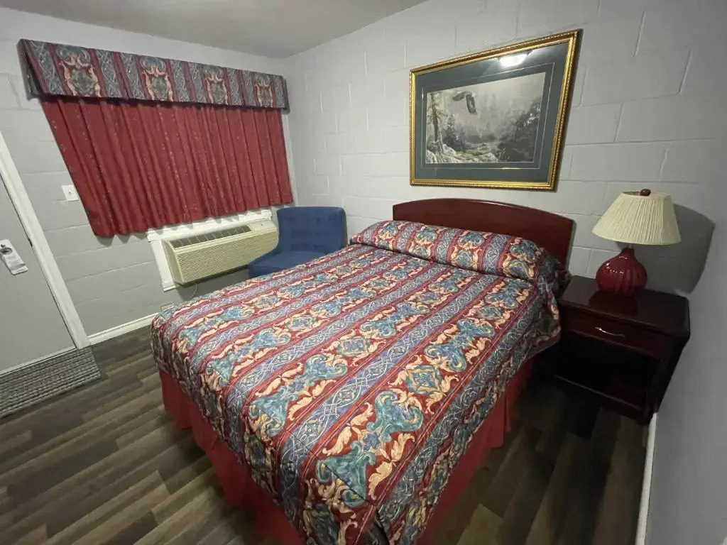 Arrow Lake Motel