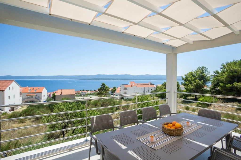 Villa Blanka in Bol for 12 ppl