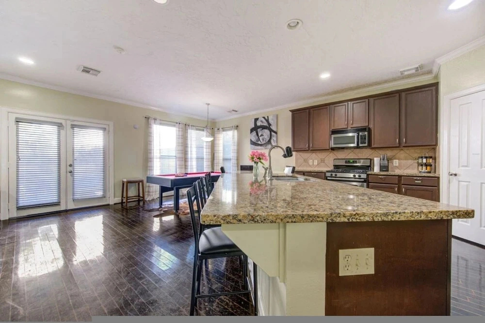 Family Houston Stay Near NRG MD Anderson
