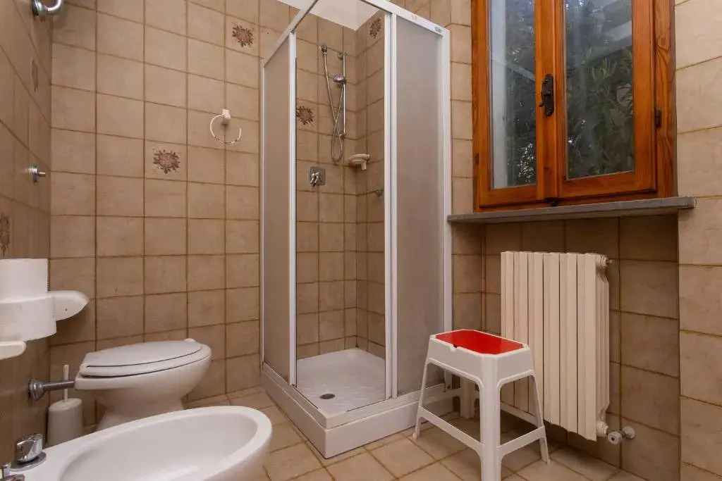 N66 - Numana, Trilocale in Centro Con Giardino
