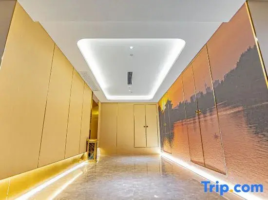 Huacheng International Hotel (Xiangyang Wal Mart Minfa Plaza Store)
