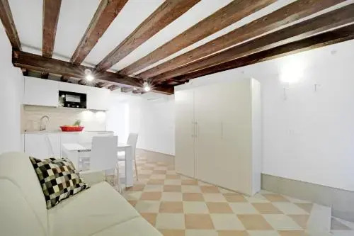 Fenix Colombina in Biennale - Your little house